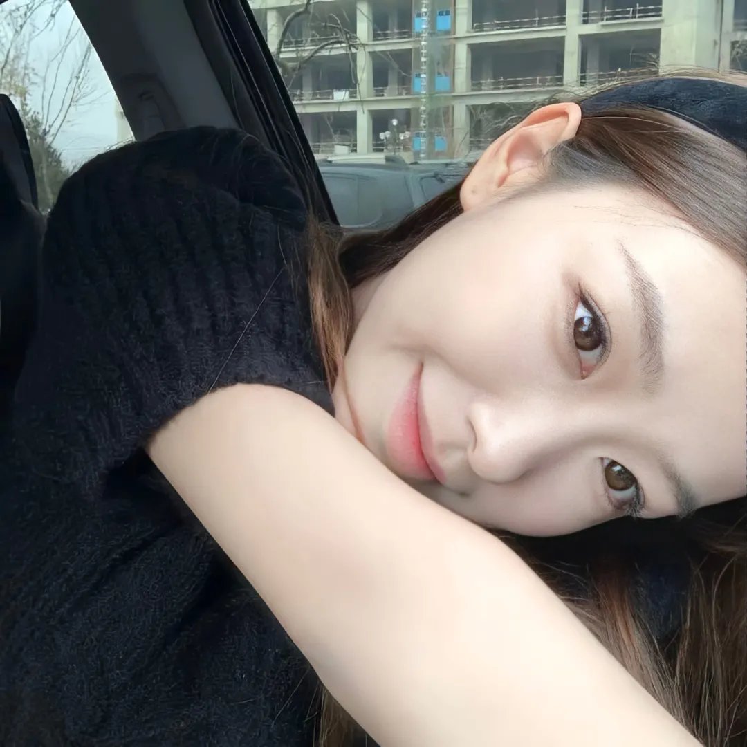 演员艾莎·班克斯 